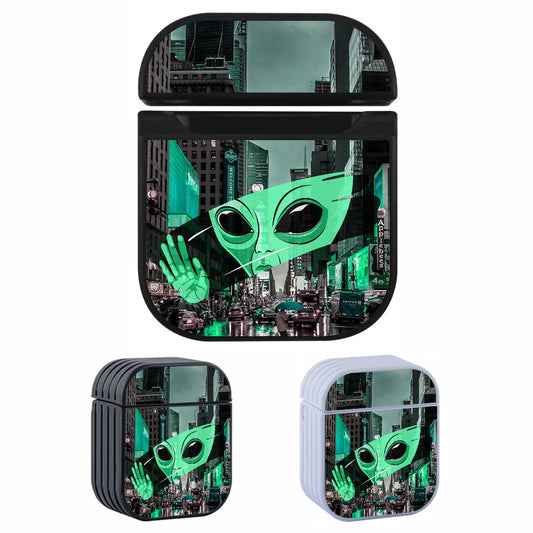 Alien Observing The City Hard Plastic Case Cover For Apple Airpods