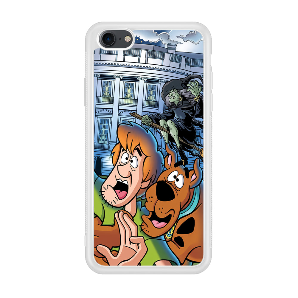 Scooby Doo Running From The Witch iPhone 7 Case
