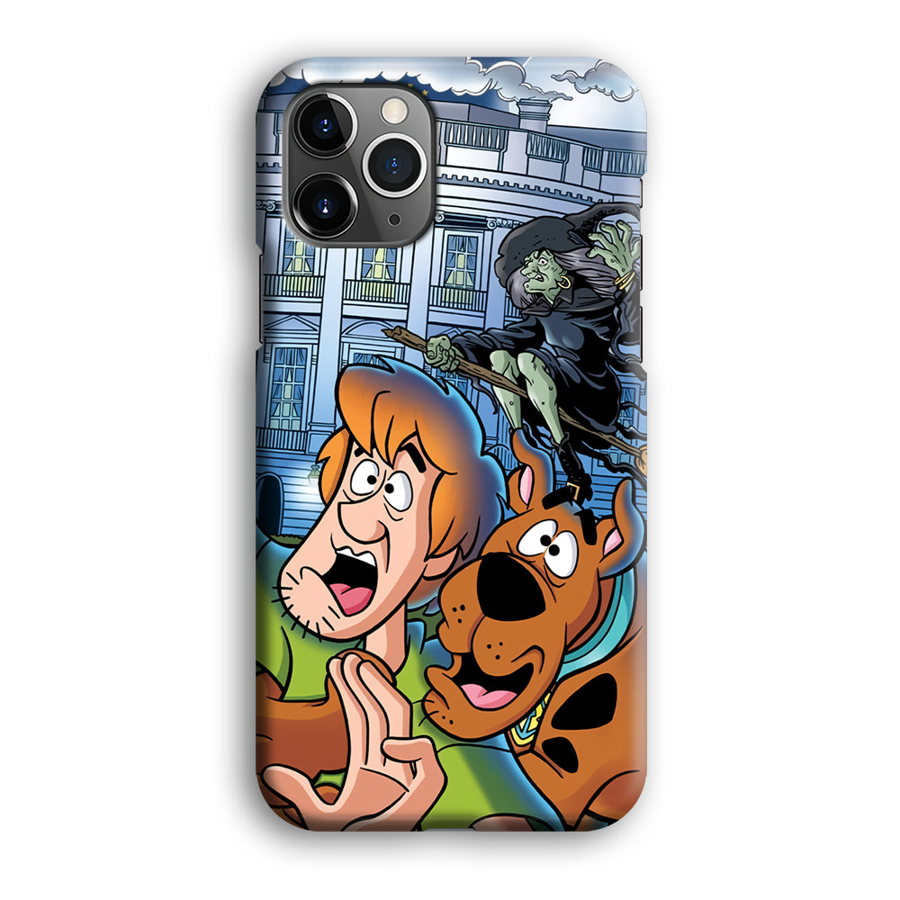 Scooby Doo Running From The Witch iPhone 12 Pro Case