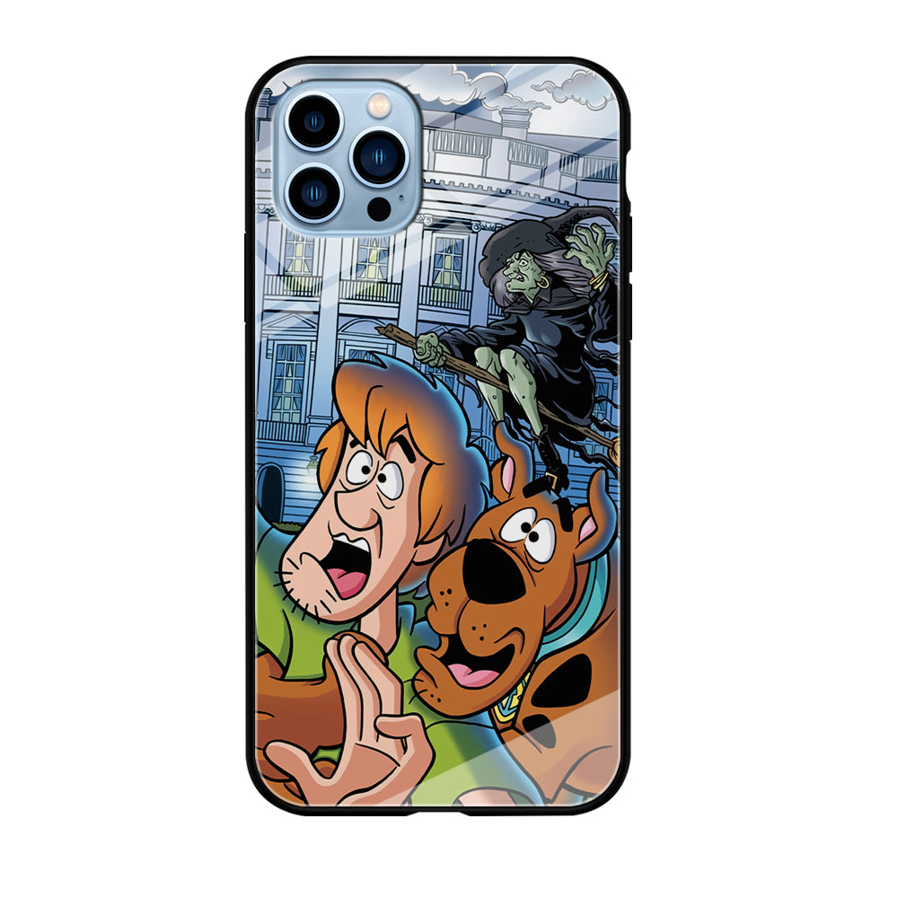 Scooby Doo Running From The Witch iPhone 12 Pro Case
