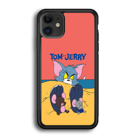 Tom and Jerry Enjoy at The Beach iPhone 12 Case