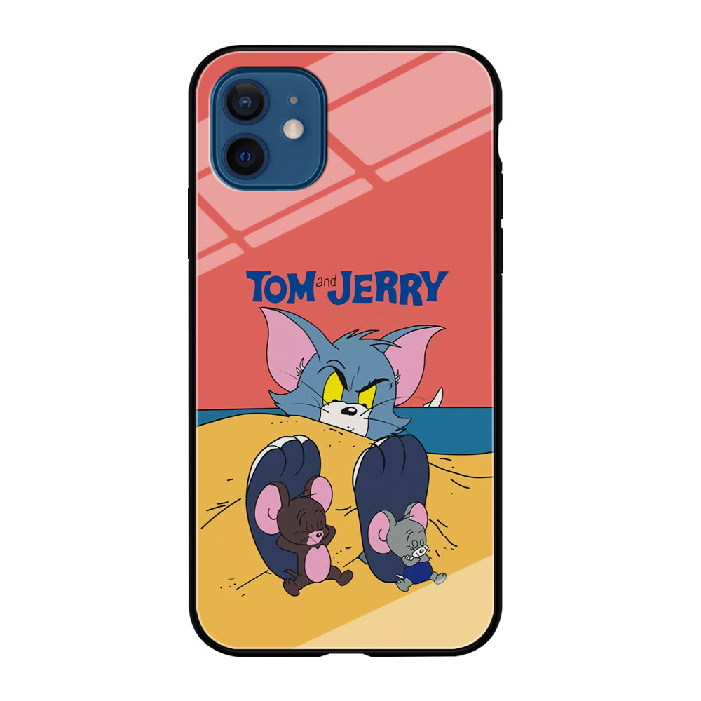 Tom and Jerry Enjoy at The Beach iPhone 12 Case